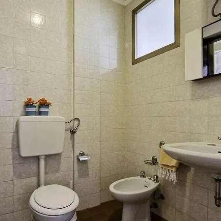 Cozy Flat With A Terrace-beahost 比比翁