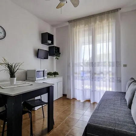 Cozy Flat With A Terrace-beahost Apartamento